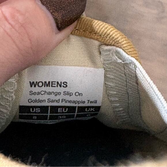 SeaVees SeaChange Women’s Canvas Slip On Golden Sand Size 8 - Picture 9 of 10